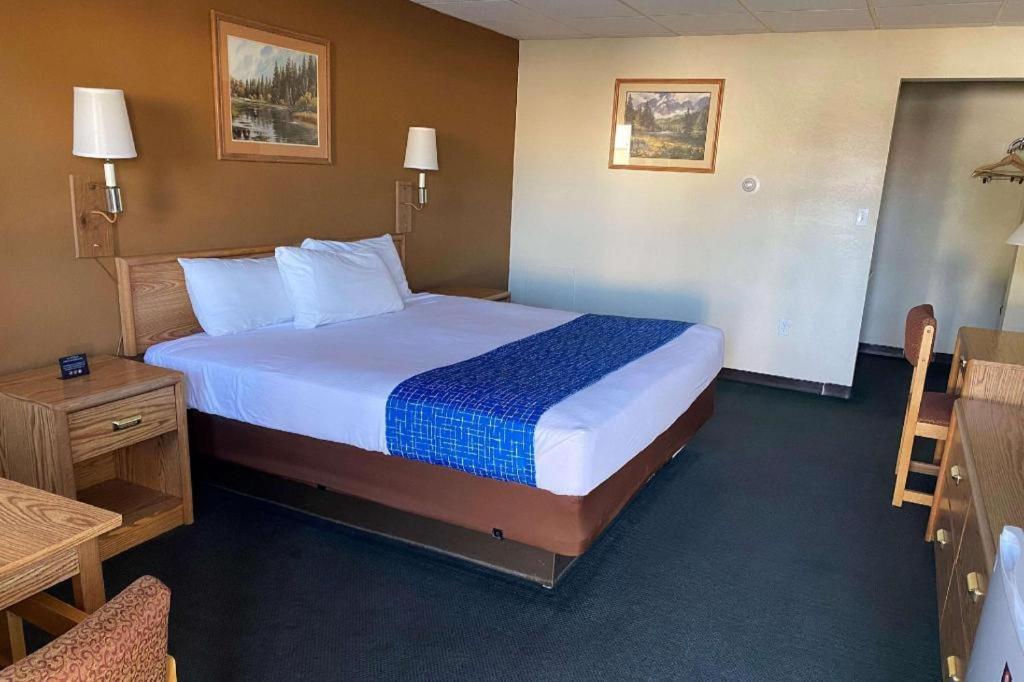 Travelodge By Wyndham Powell Exterior foto